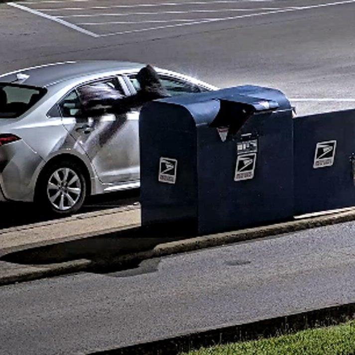 RAW VIDEO: Surveillance video of mail theft at Jeffersontown post office